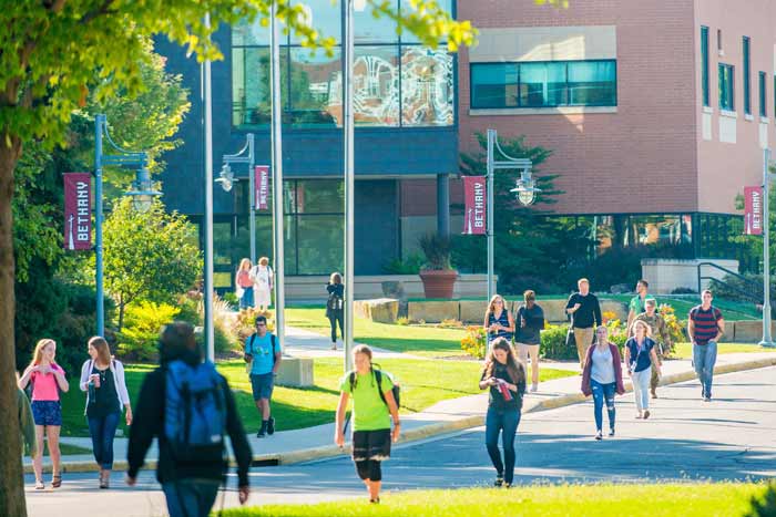 Honsey Hall with students