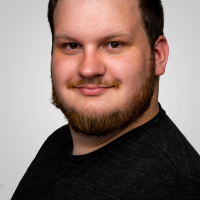 Headshot of alumnus Hayes Schneider