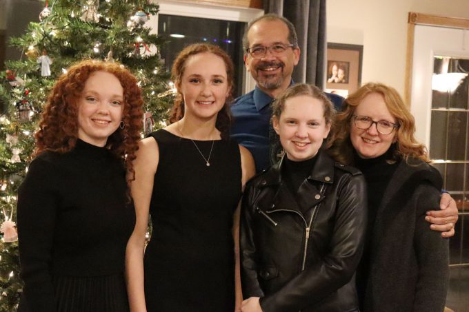 family photo, David Paulson, his wife, and three daughters