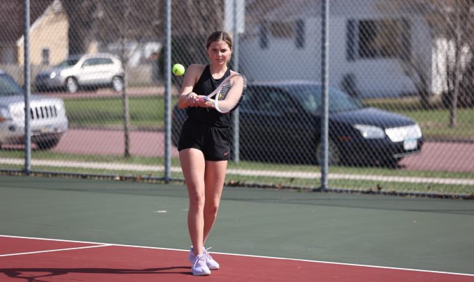 Women's Tennis Falls to Hamline