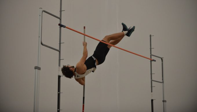 Men's Track and Field in Fifth After Day One of UMAC Championships